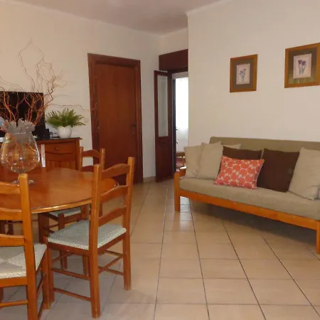 Tenis Mar E Apartment *
