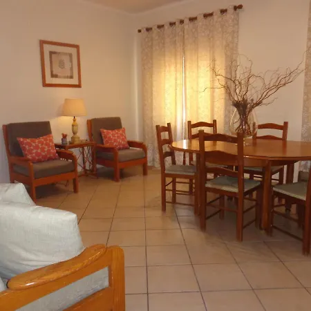 Tenis Mar E Apartment